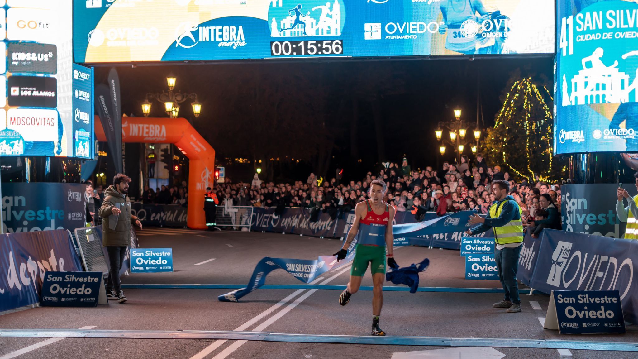 Alejandro Onís pulverizó el récord de la San Silvestre de Oviedo