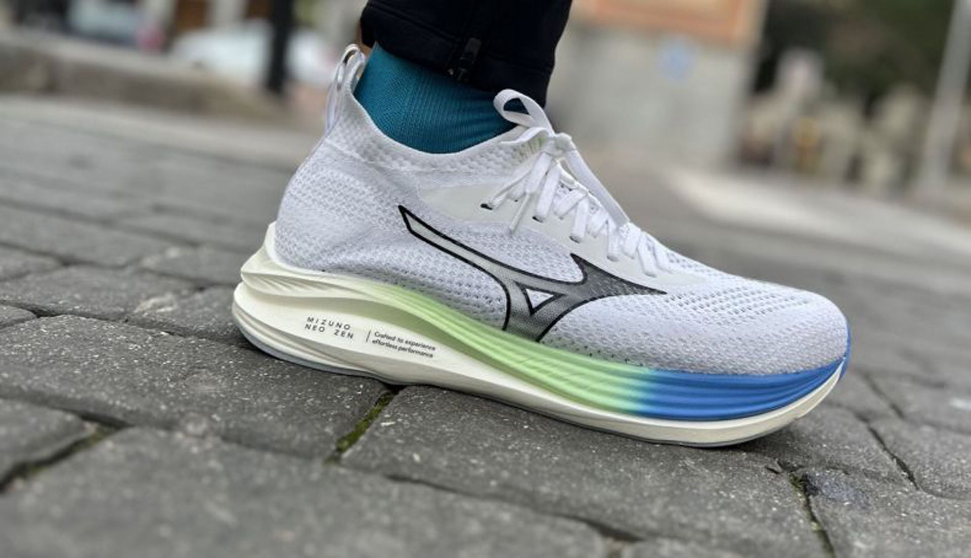 ¿Pueden unas zapatillas de correr cuidar tus rodillas? Las Mizuno Neo Zen están diseñadas para ello