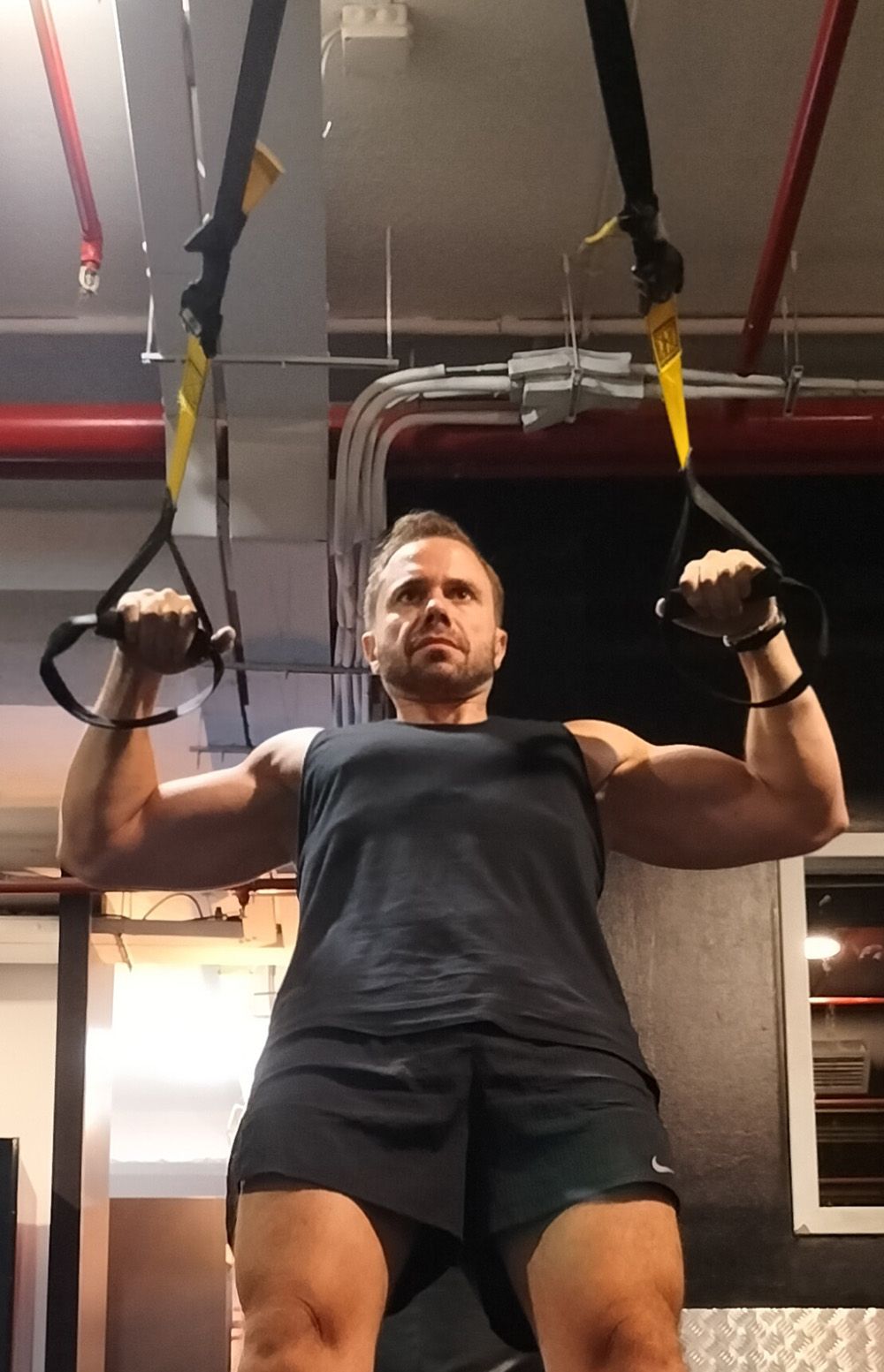 Carlos Espada entrenando en TRX Carlos Espada entrenando en TRX