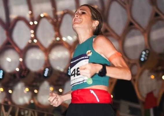 Imagen de Verdeliss en su reto de 7 maratones en 7 continentes en 7 días consecutivos.