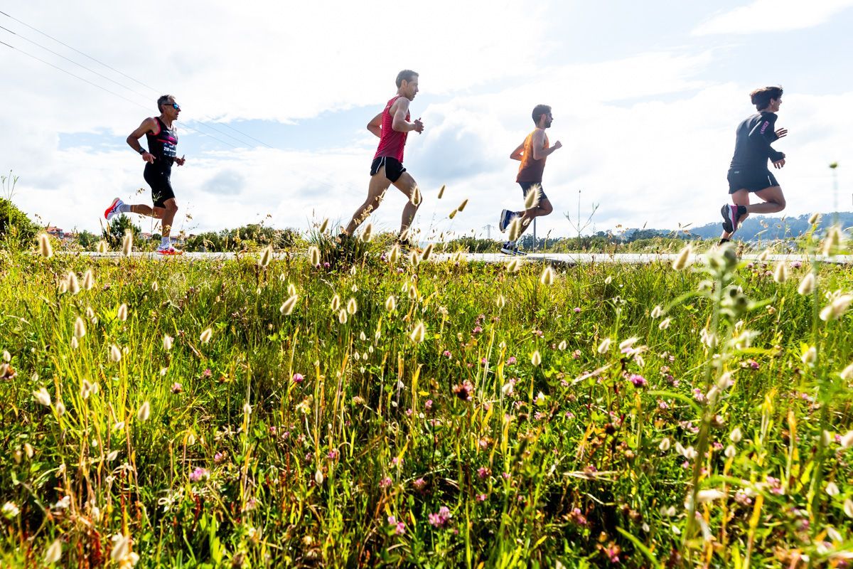 Una imagen de la edición inaugural del Medio Maratón Entre Rías 