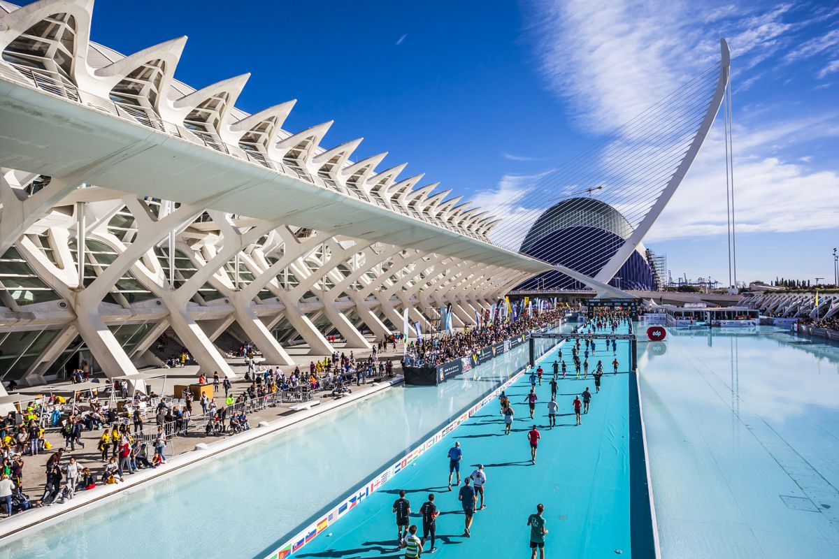 La icónica meta del Maratón de Valencia