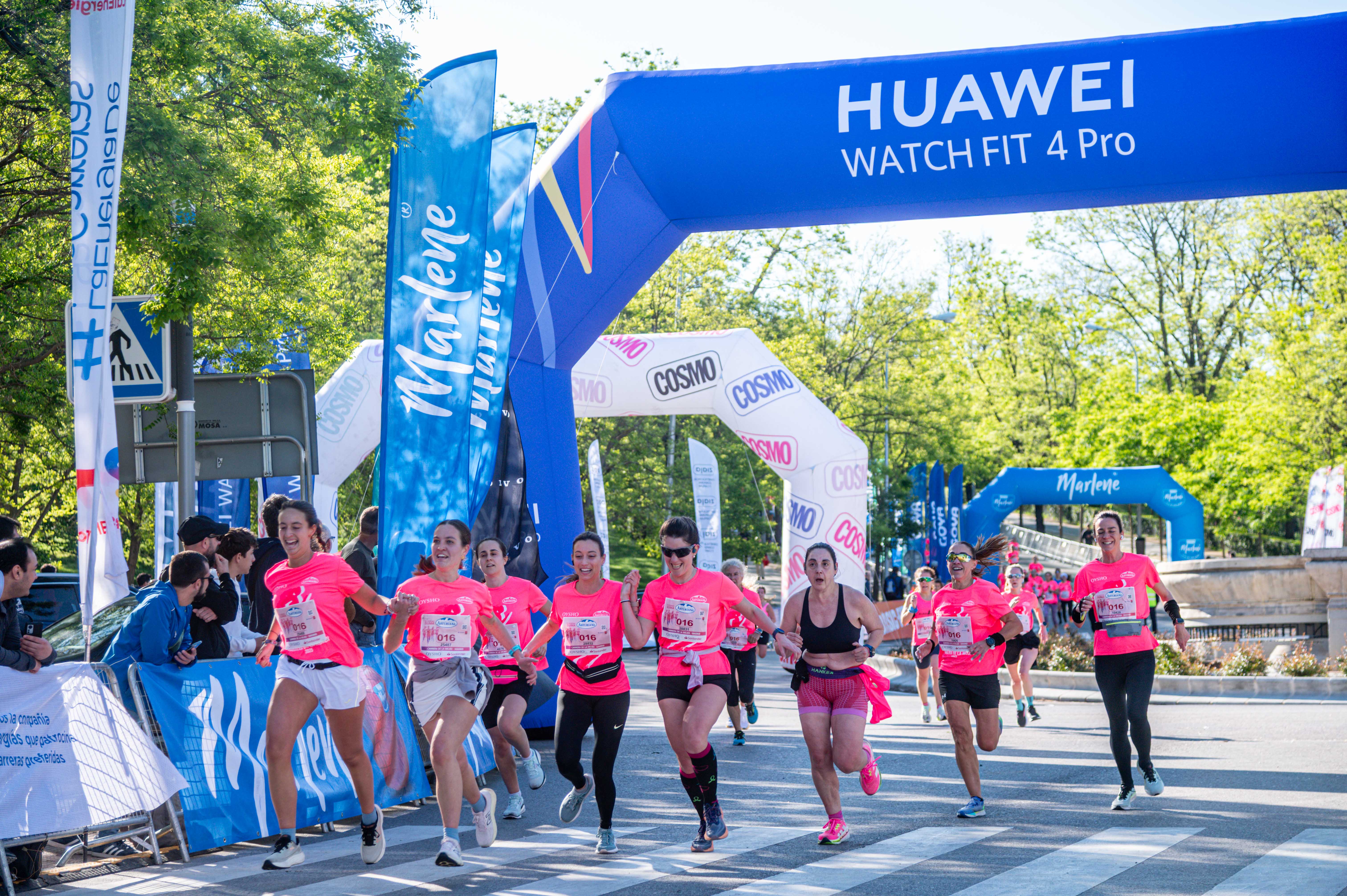 Busca tu foto de la Carrera de la Mujer de Madrid con HUAWEI WATCH FIT 4