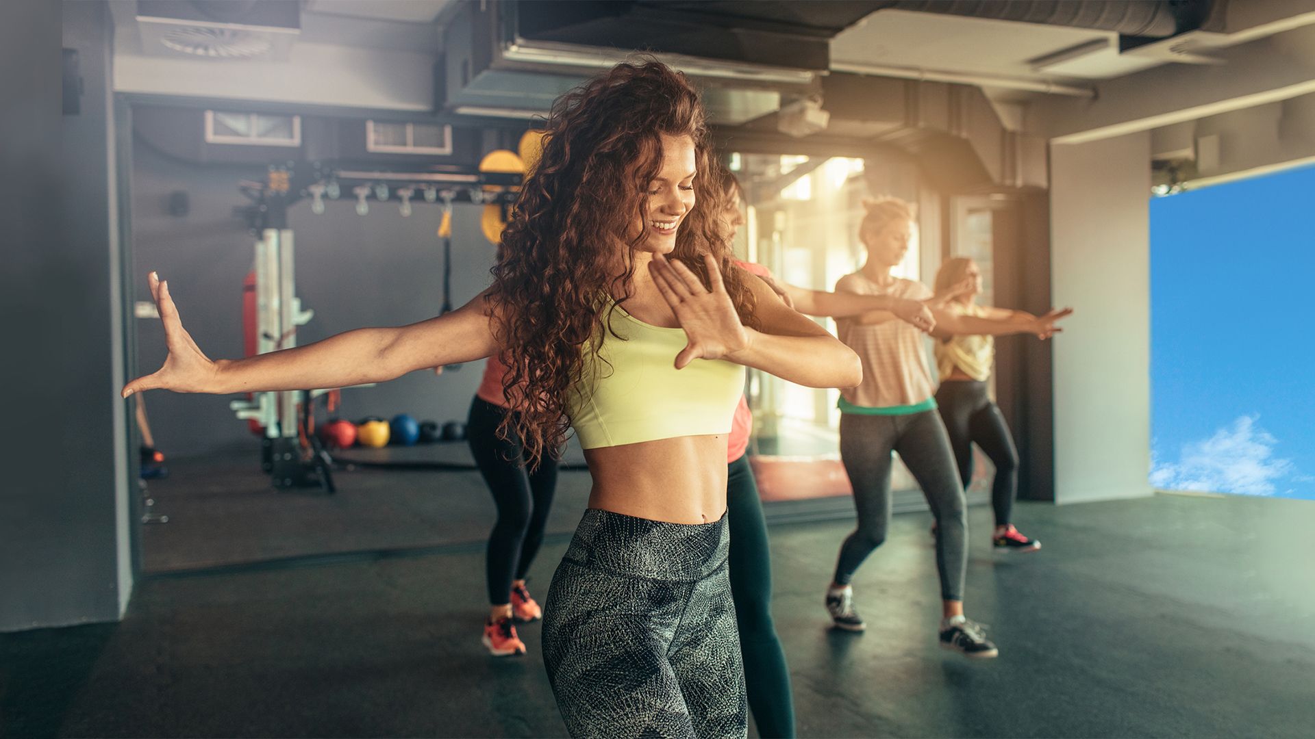 Samba, Pilates y Burlesque en la Carrera de la Mujer de Gijón