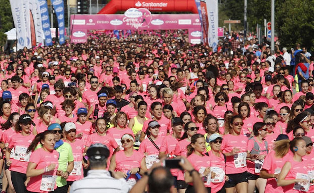 La gran marea rosa de la Carrera de la Mujer de GIjón