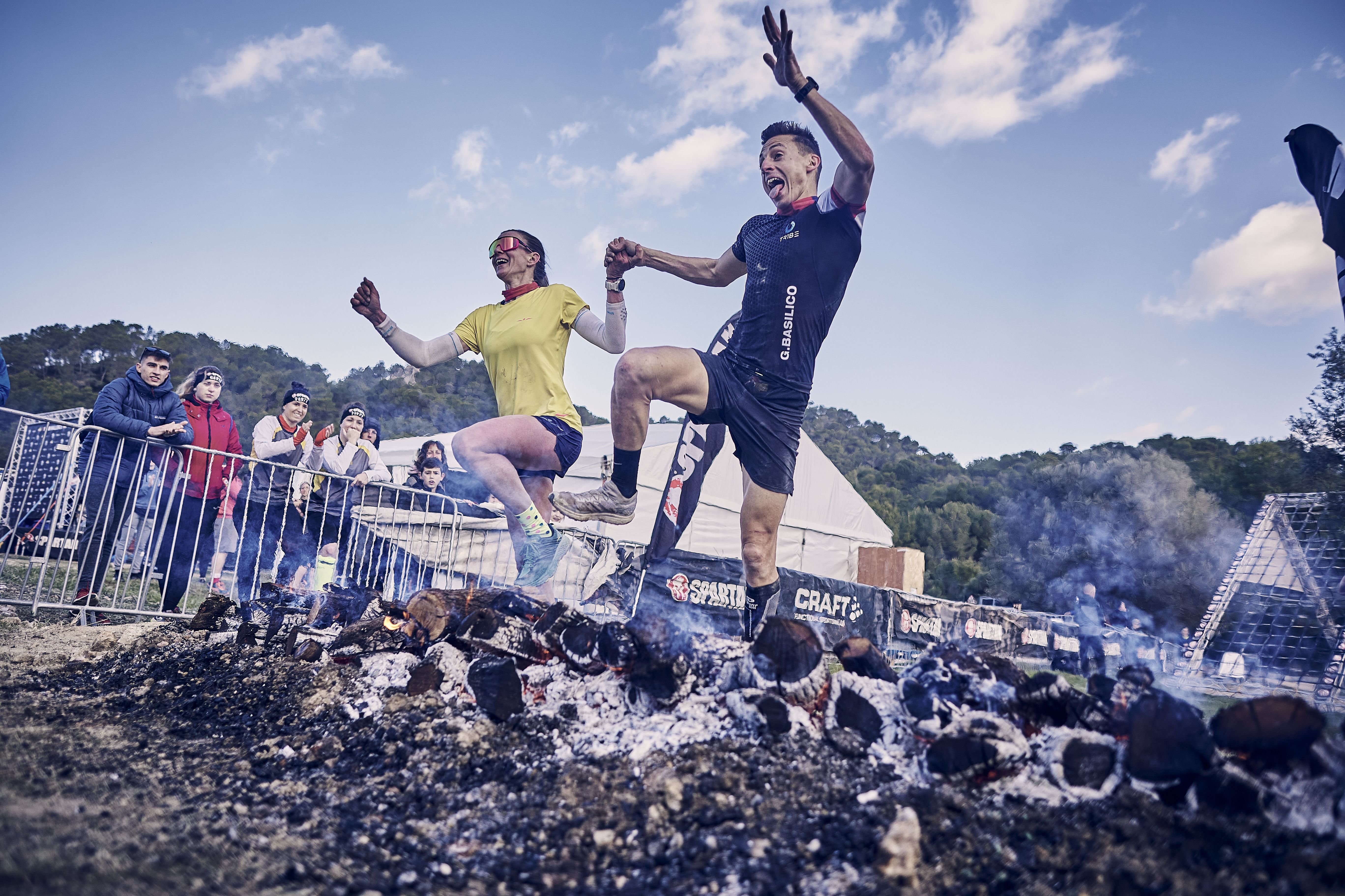 Imagen del paso del fuego en la Spartan Race