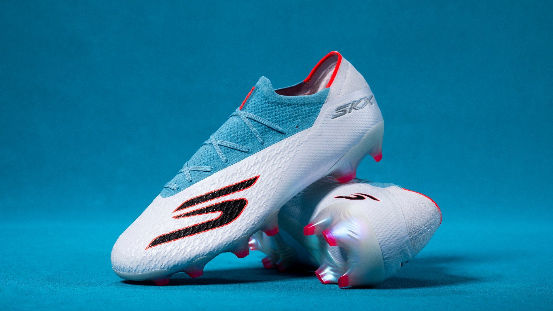 Skechers Fútbol toma el control del terreno de juego con la nueva SKX 2