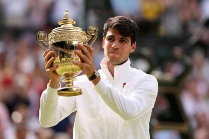 Alcaraz busca su tercer título consecutivo en Wimbledon, esta vez ante Sinner