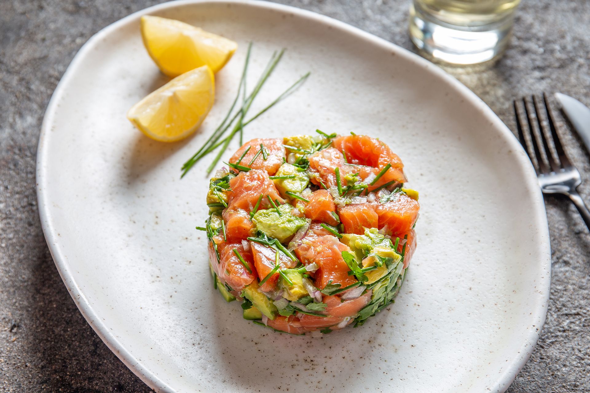 Receta de ceviche de salmón y aguacate
