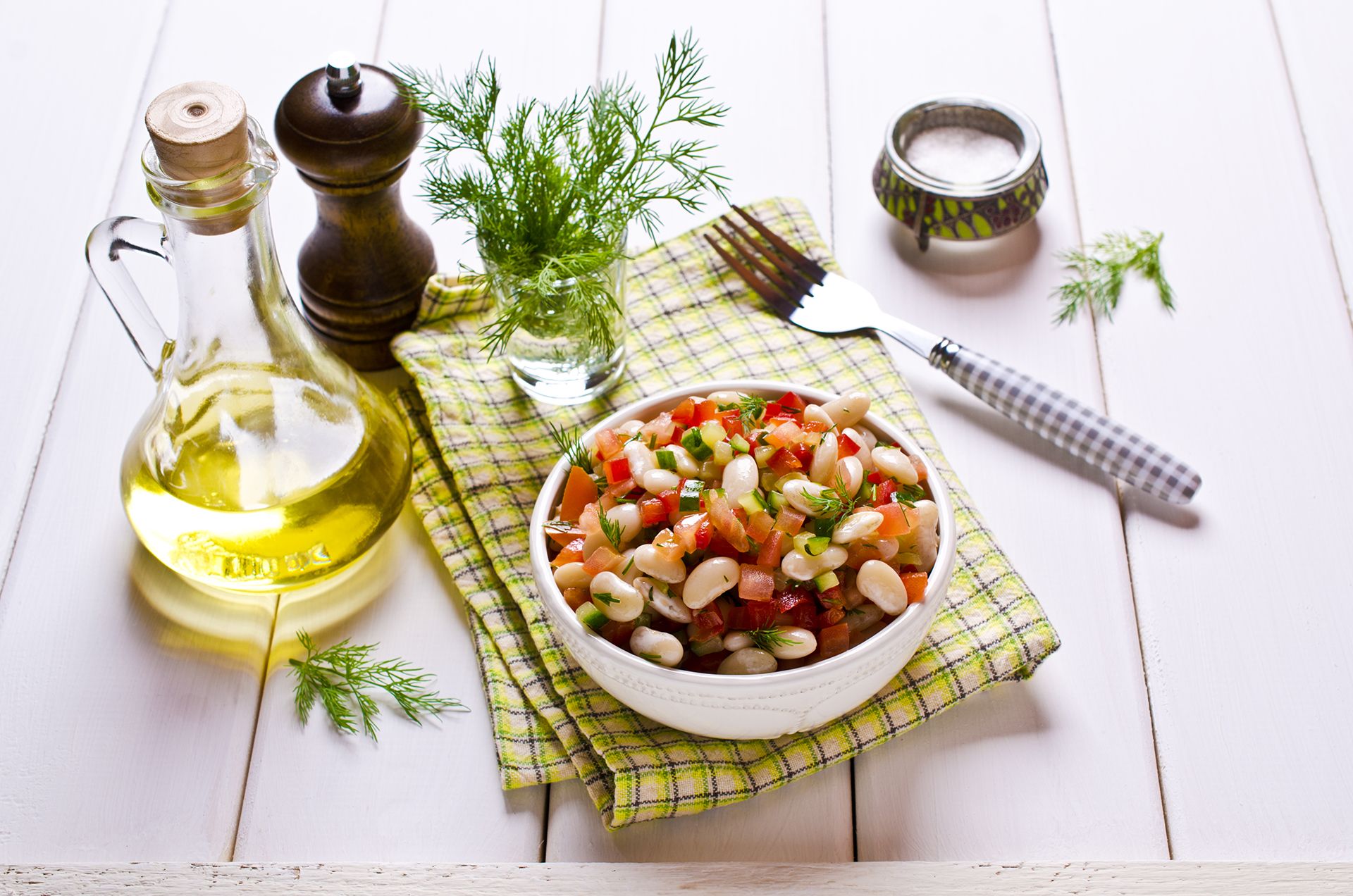 Ensalada de alubias blancas con tomate