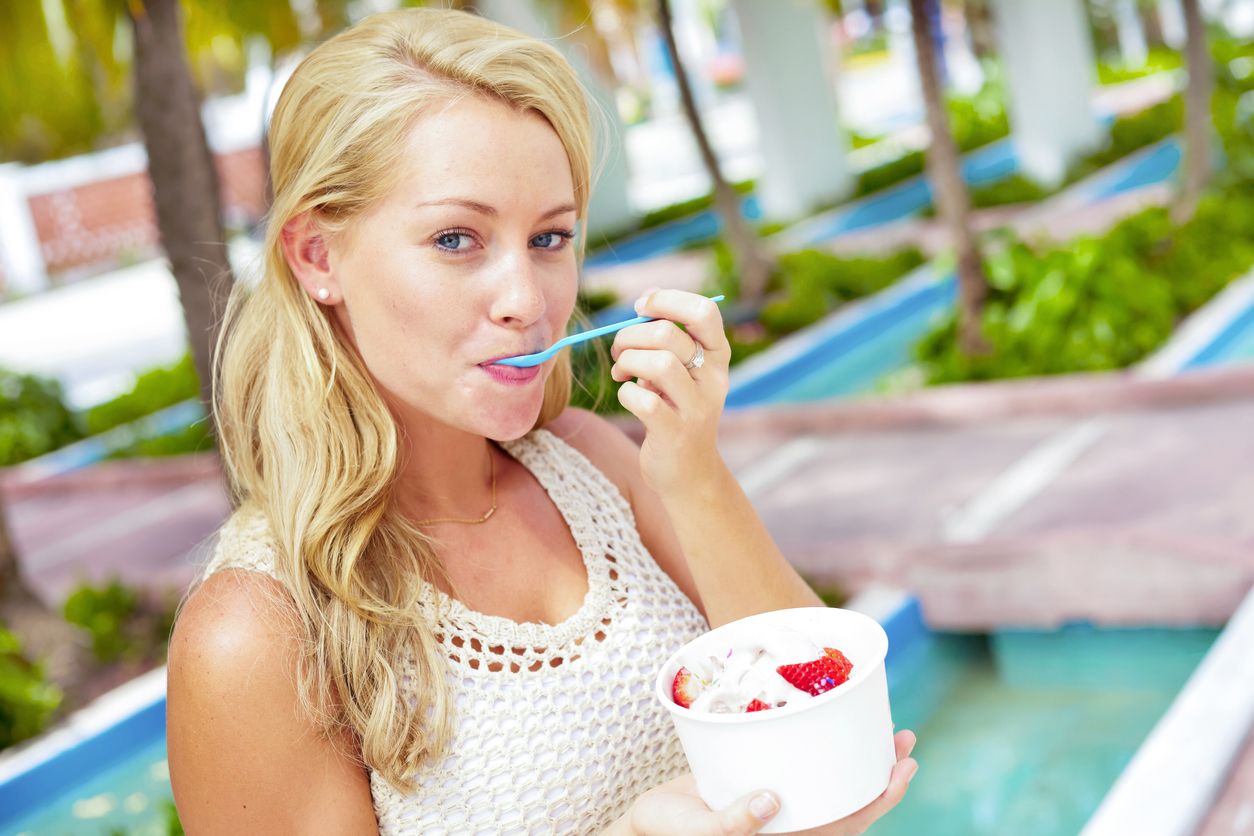 Por qué no deberíamos tomar alimentos fríos como el helado