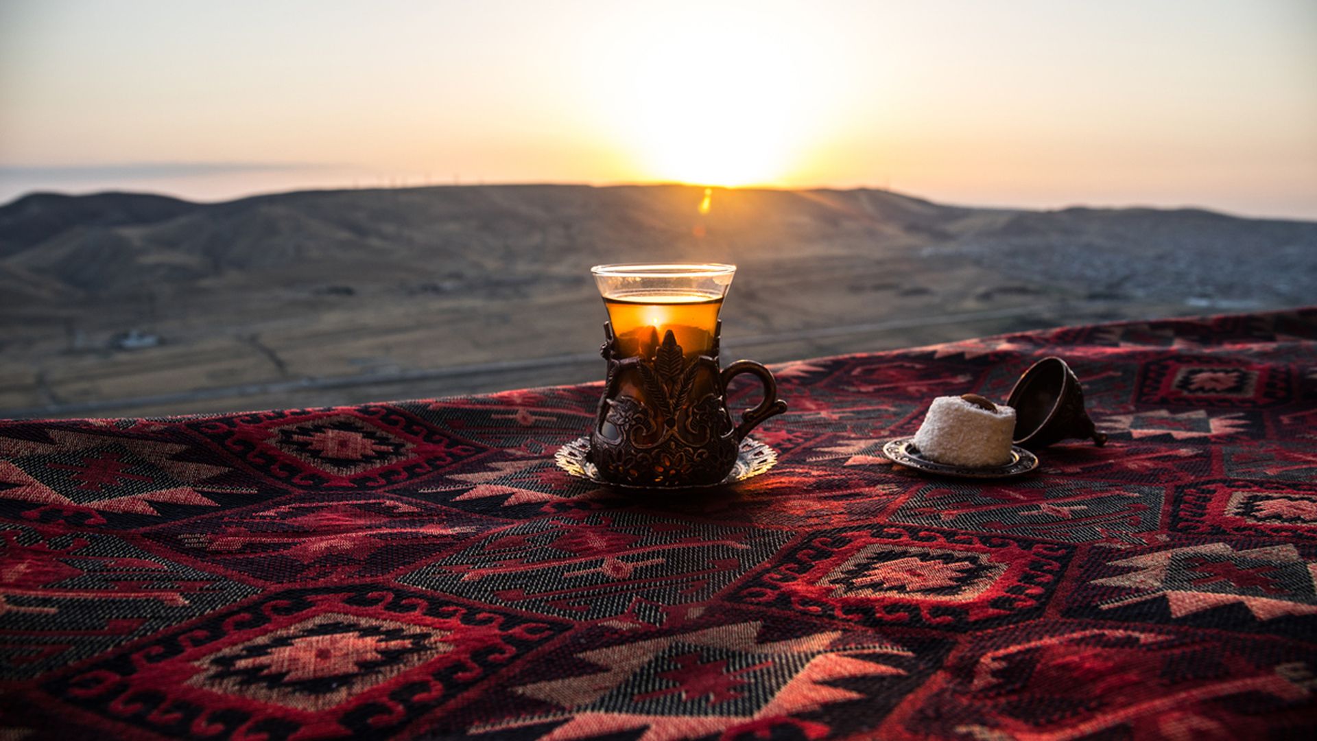 Por qué en el desierto se toman bebidas calientes si hace mucho calor