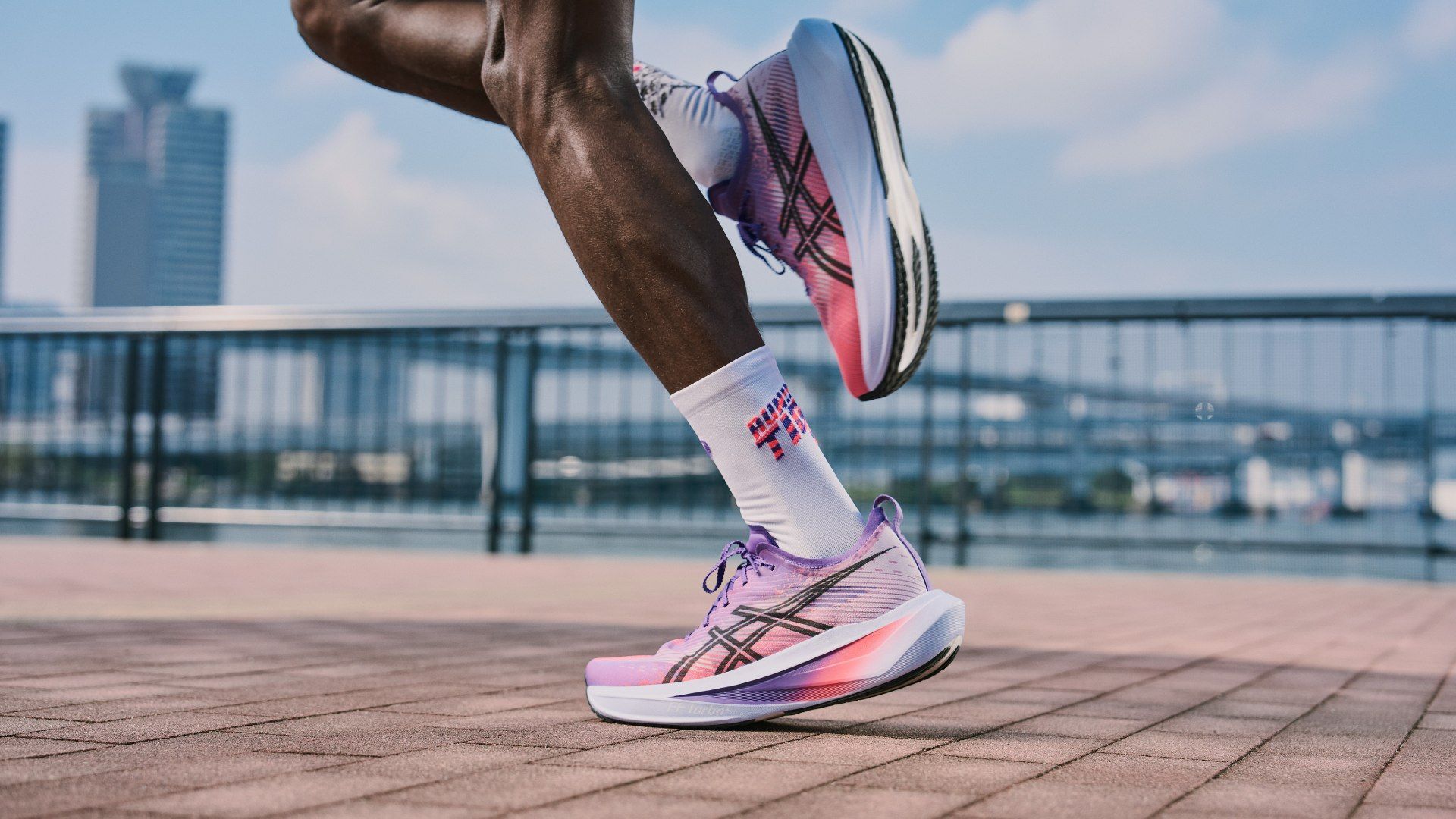 La nueva colección de ASICS que rinde homenaje a la ciudad de Tokio
