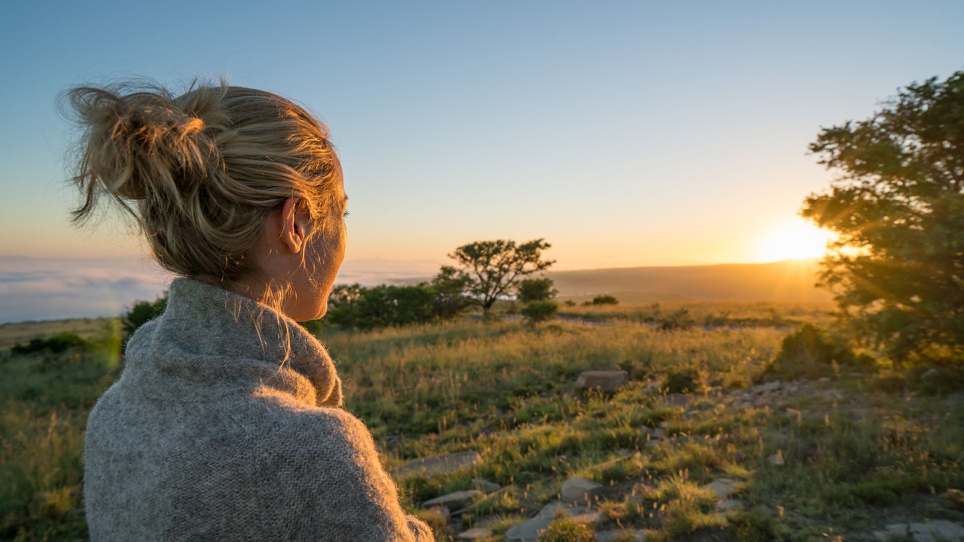 Qué dice la ciencia sobre tomar el sol al amanecer y al atardecer