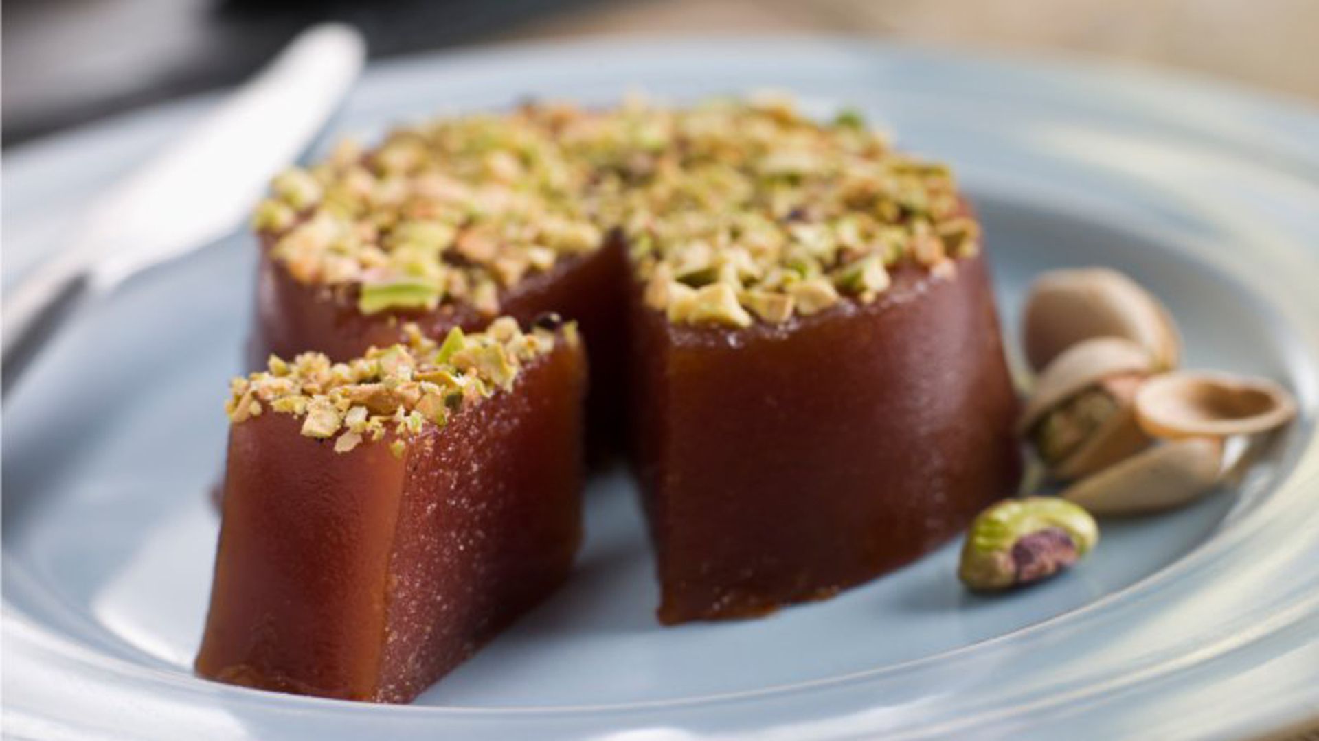 Dulce de membrillo con pistachos y queso Dulce de membrillo con pistachos y queso