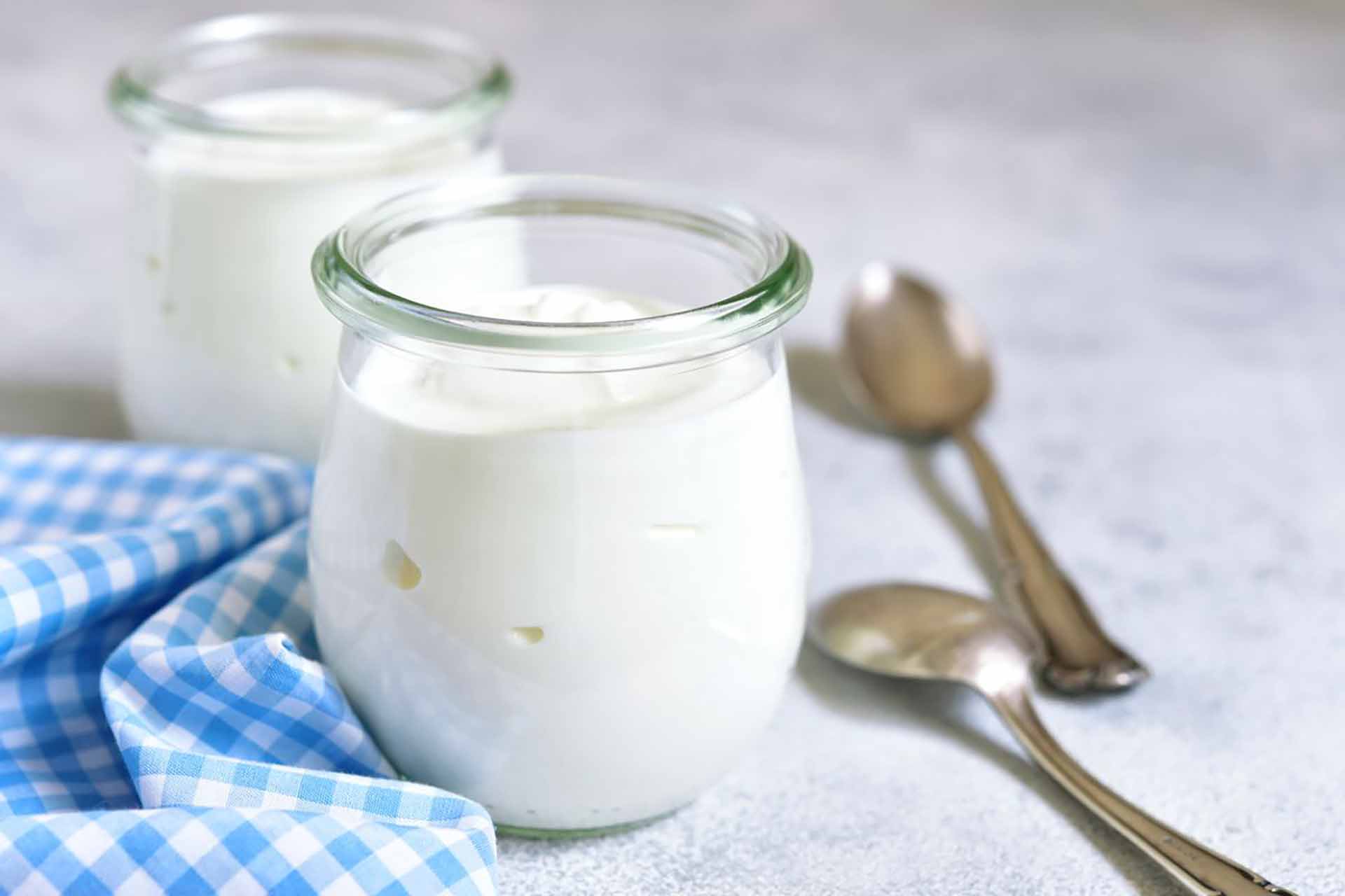 Conoce las diferencias entre el yogur griego y el yogur normal
