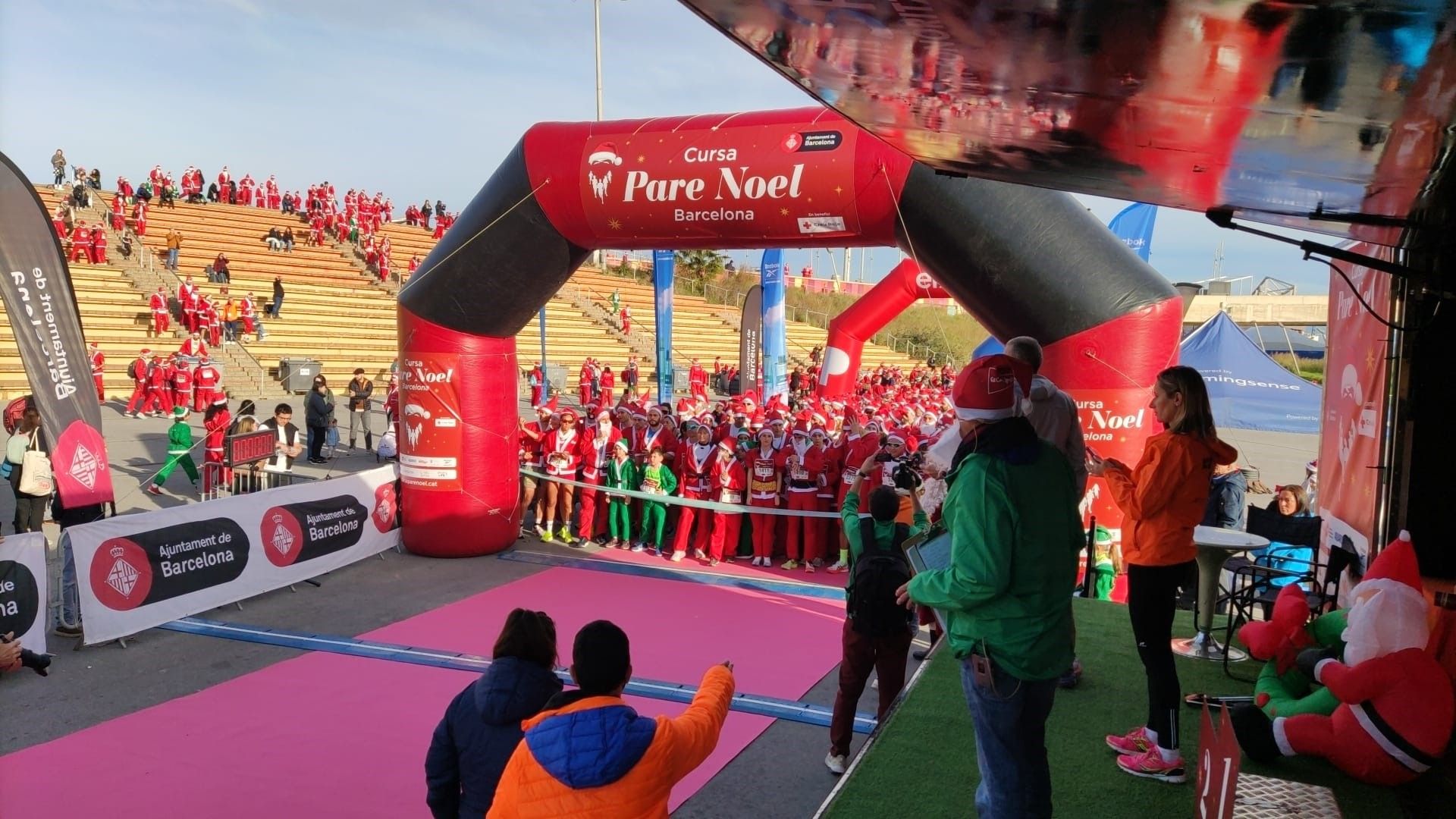Salida de la Carrera de Papá Noel de Barcelona