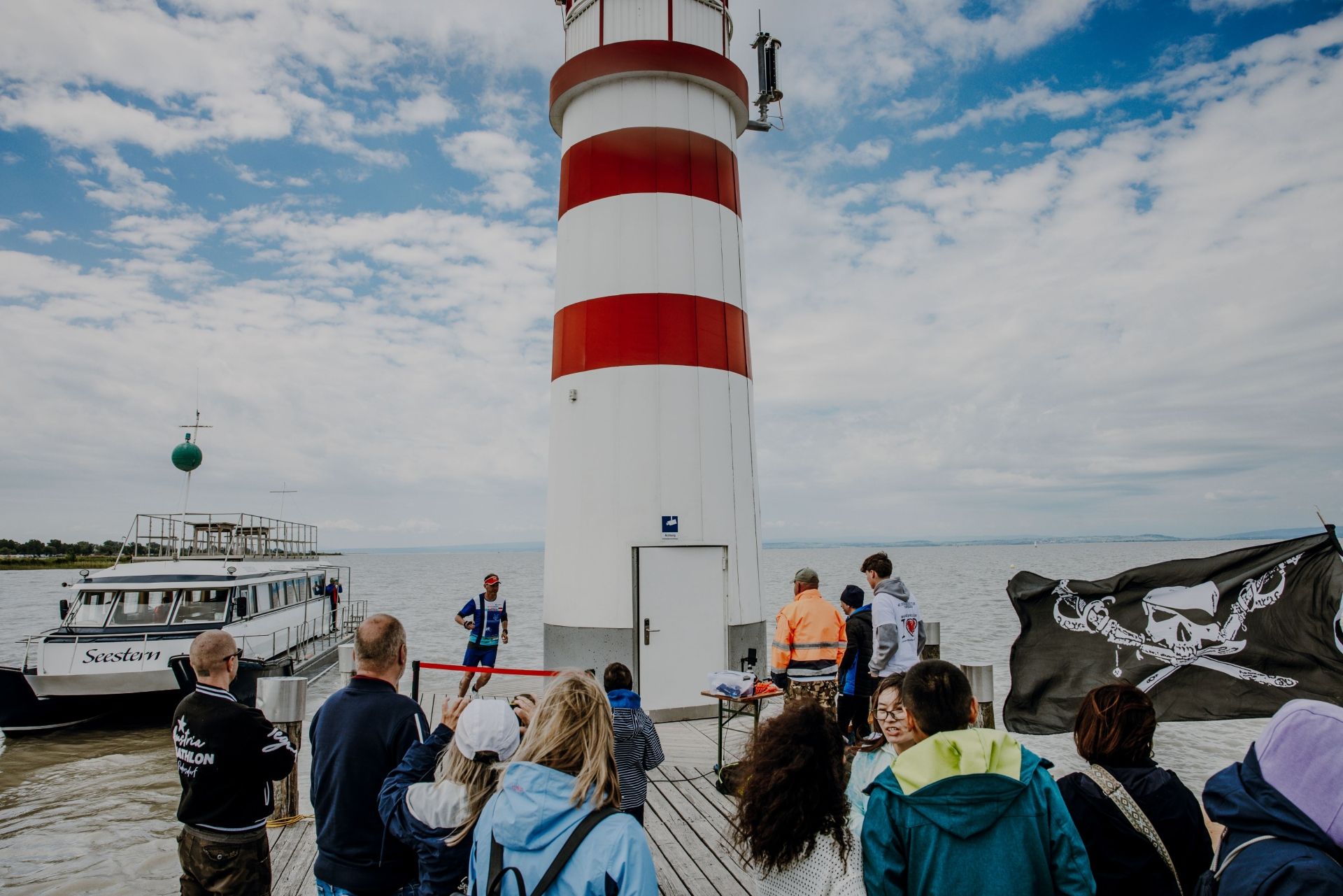 El increíble récord del mundo de maratón dónde vueltas a un faro