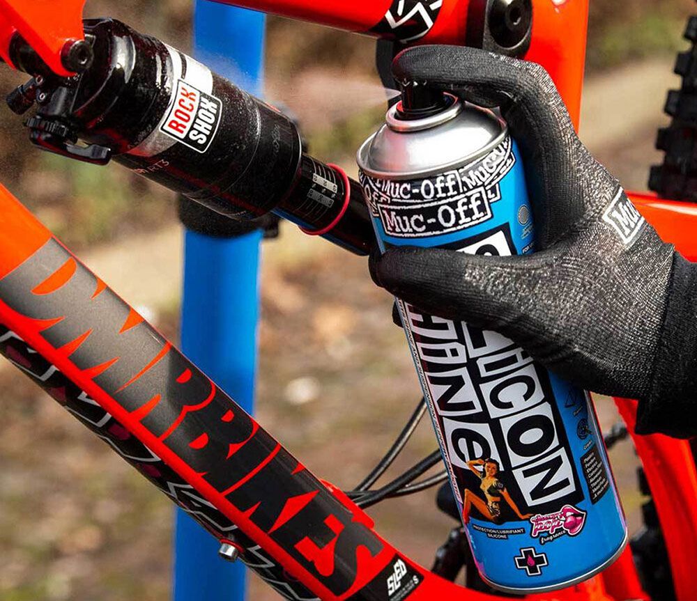 Barro pegajoso en el cuadro