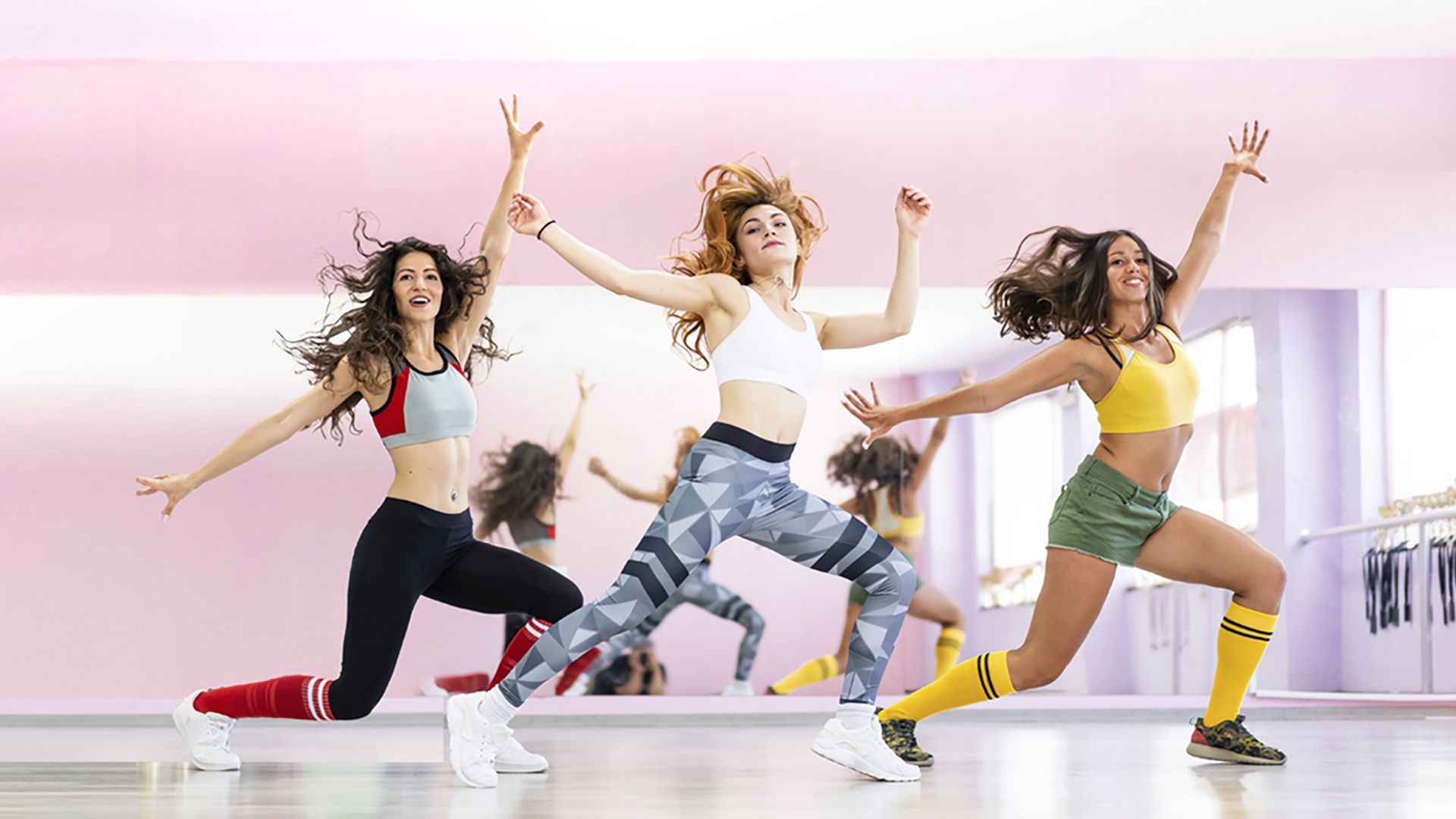 Baile, Pilates y Zumba en la Carrera de la Mujer de Sevilla