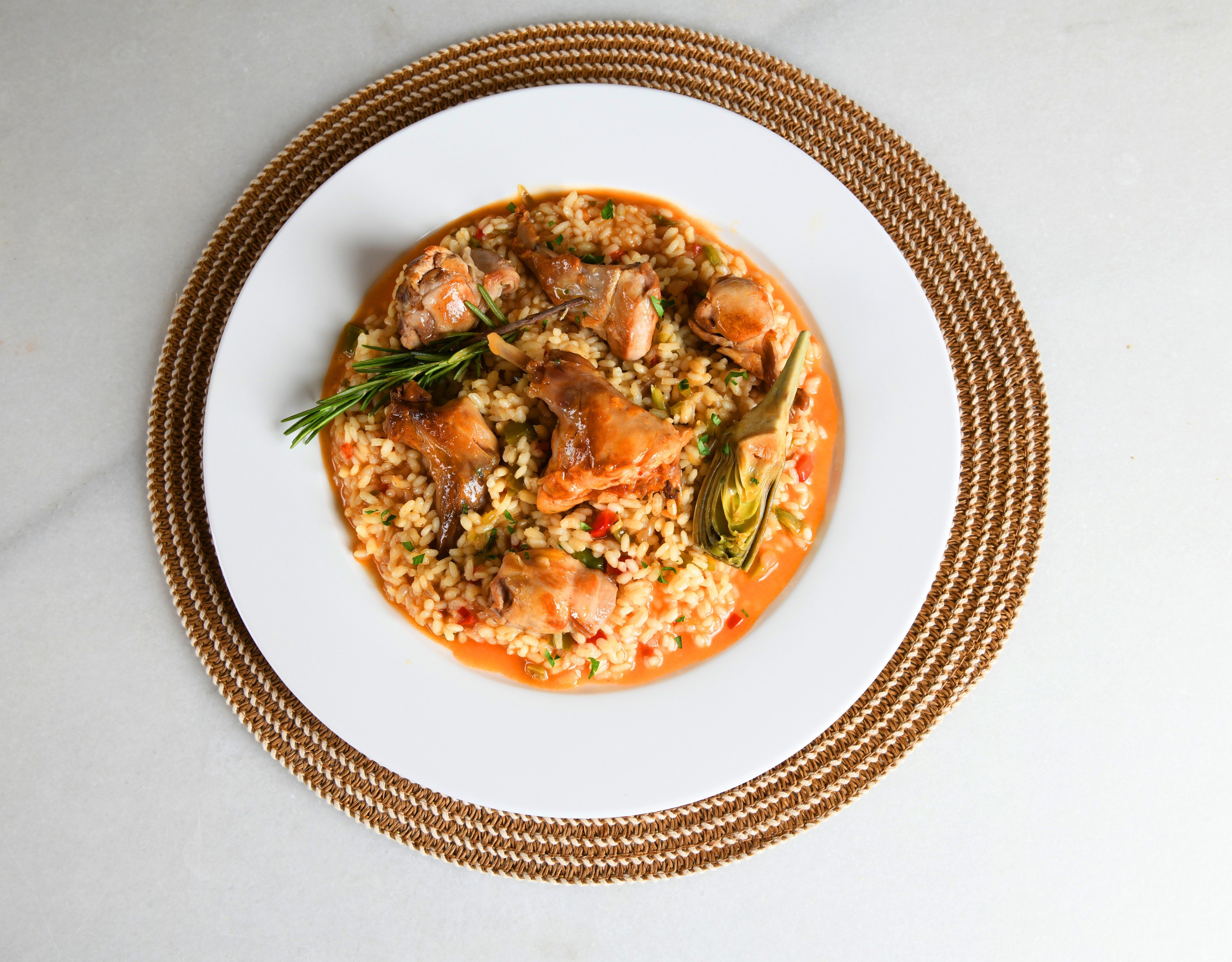 Arroz Caldoso de Carne de Conejo.