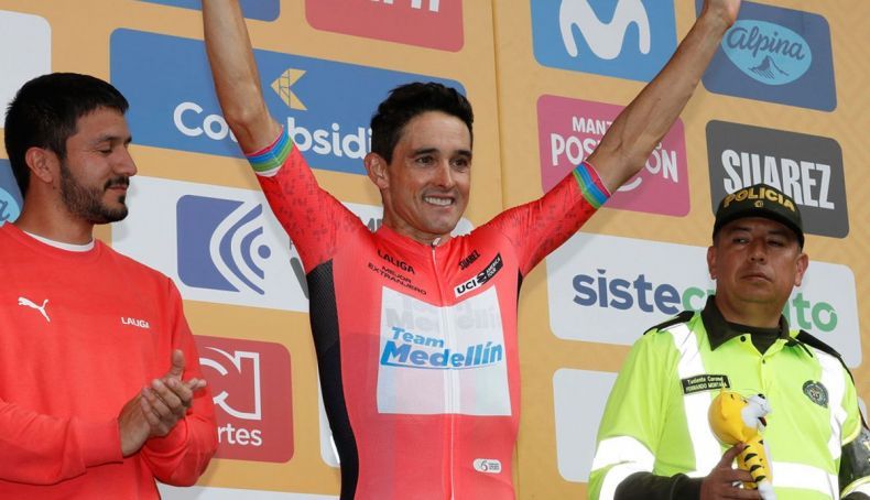 oscar sevilla en el podio del tour colombia 2 790x454