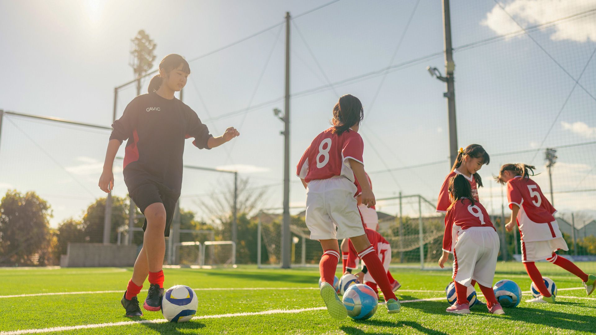 ¿Es realmente necesario que tus hijos vuelvan a practicar deporte por la tarde? (Foto: iStock)