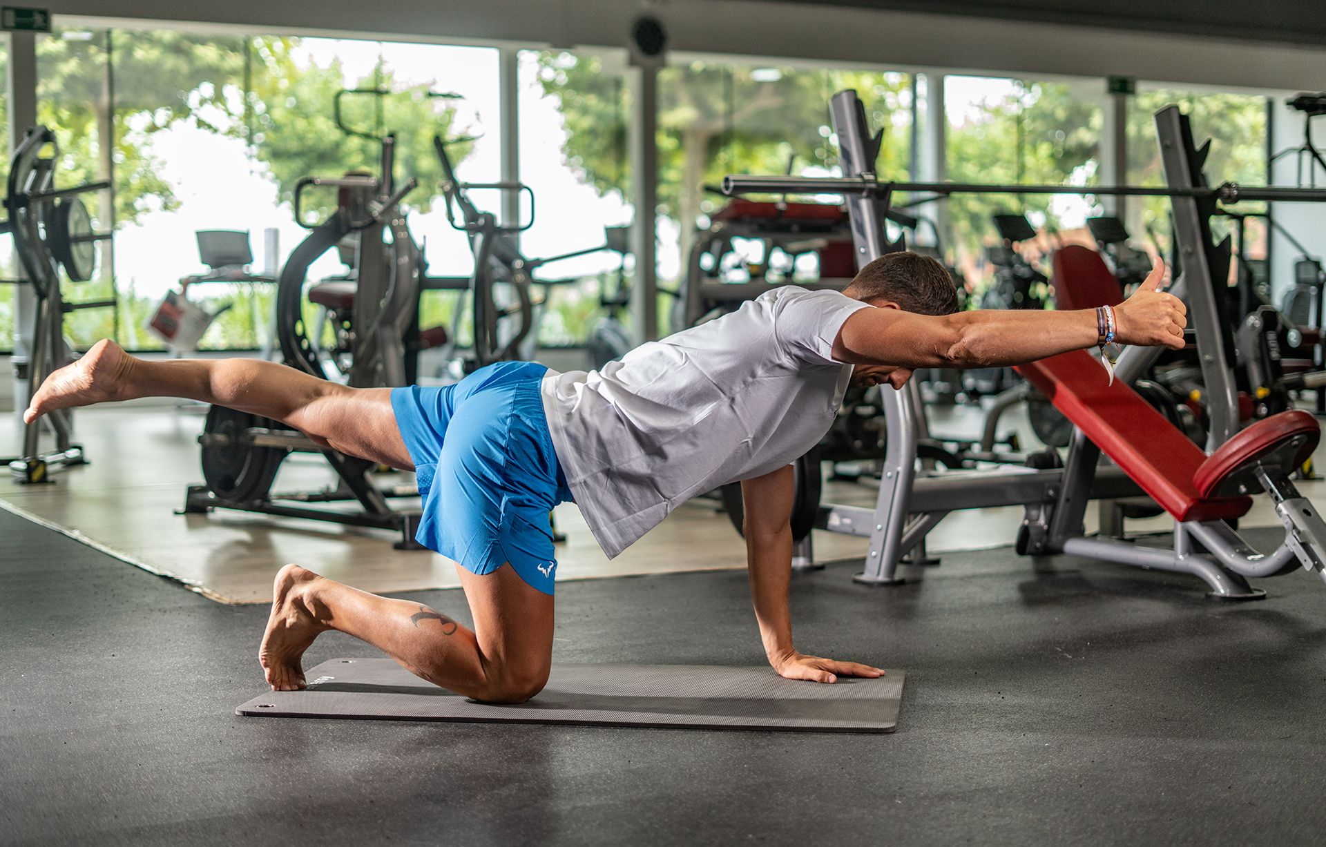 Entrenar descalzos para la mejora de la propiocepción y el control neuromuscular