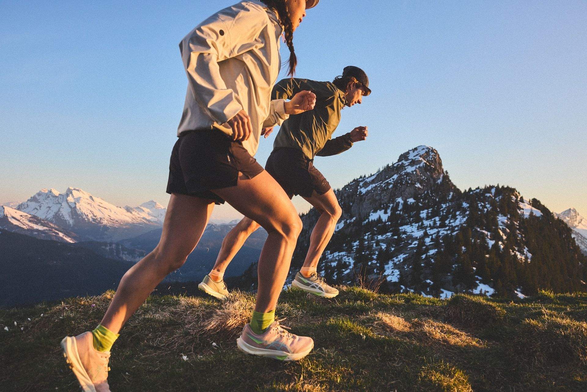 Asics FUJI LITE™ 6 versus  FUJI SPEED™ 4