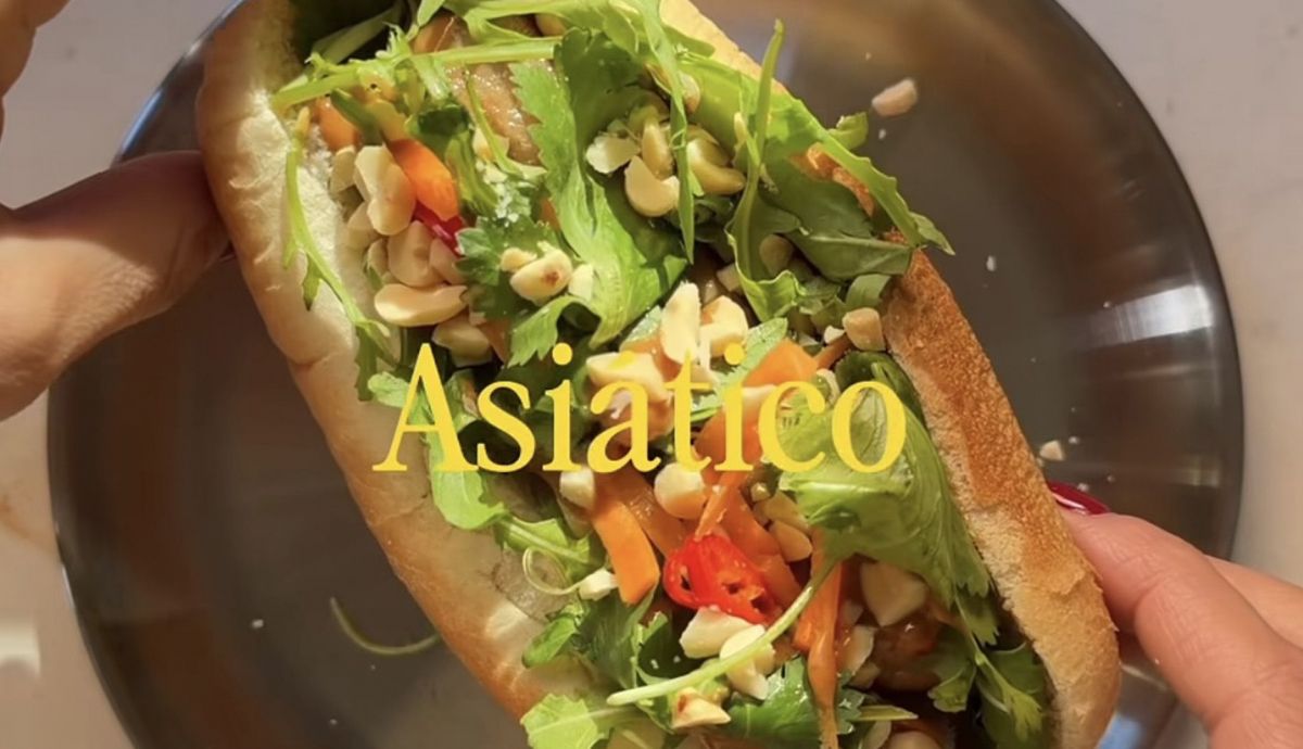 Hot dog vegano asiático