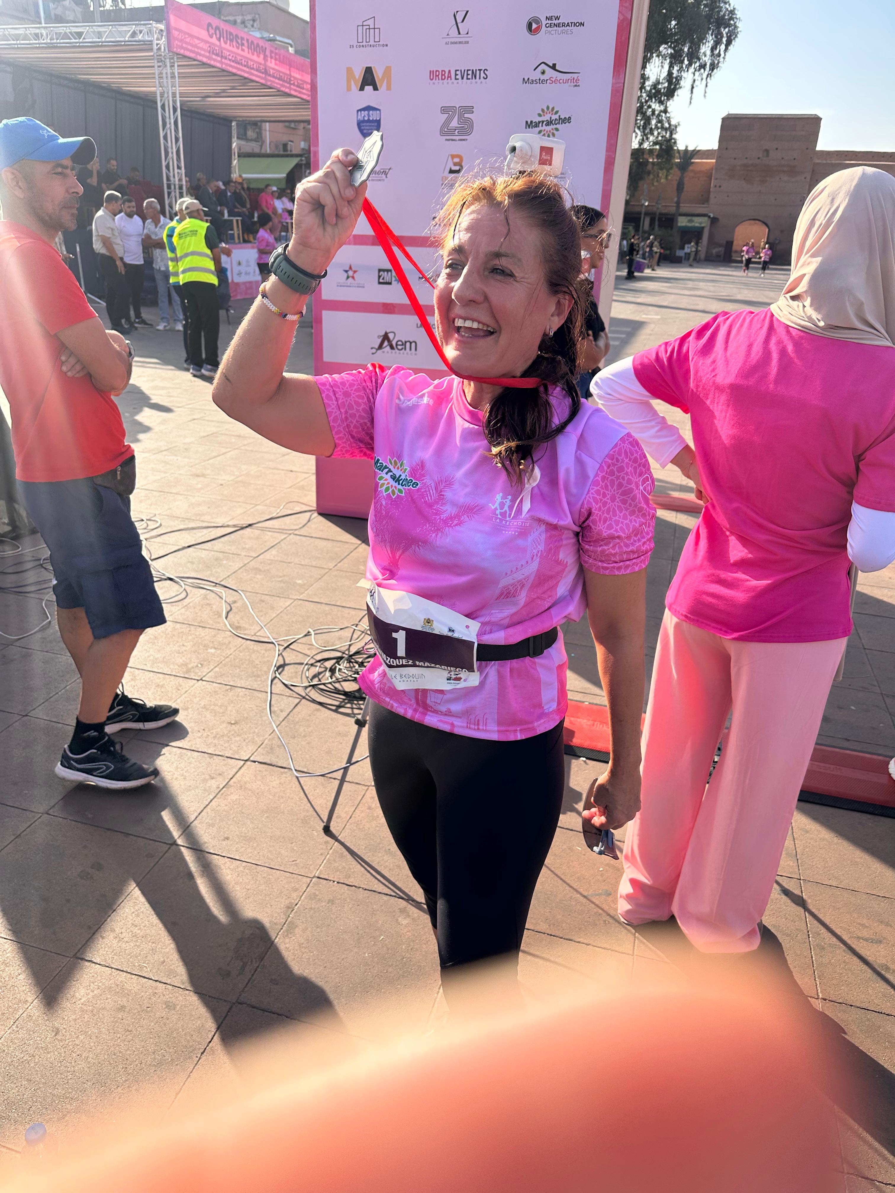 YOla llegada a meta La Kechoise con medalla