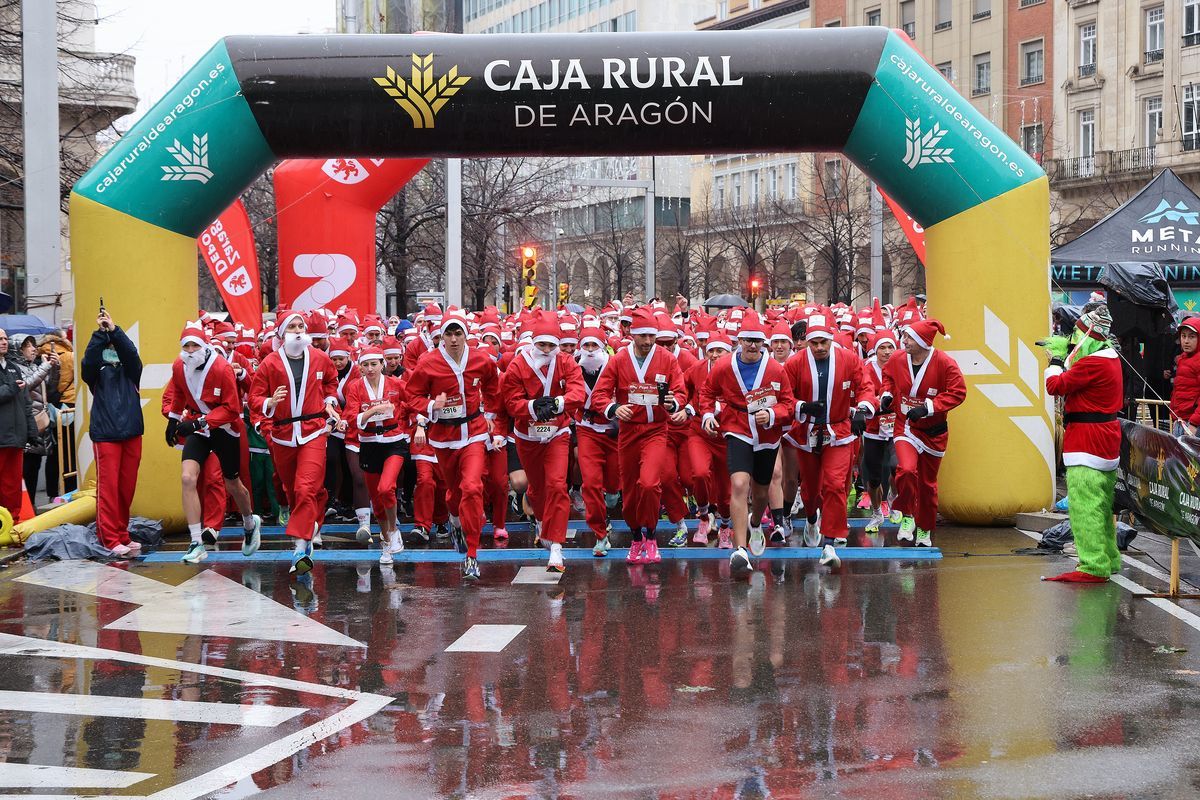 Salida de la 2ª ediciòn de la Carrera Papá Noel de Zaragoza Caja Rural de Aragón