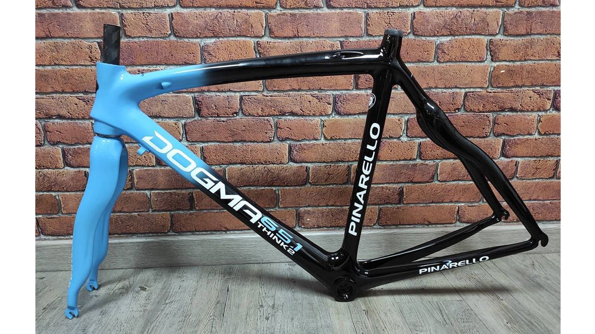 Pintura con aerógrafo para personalizar cuadros de bicicleta