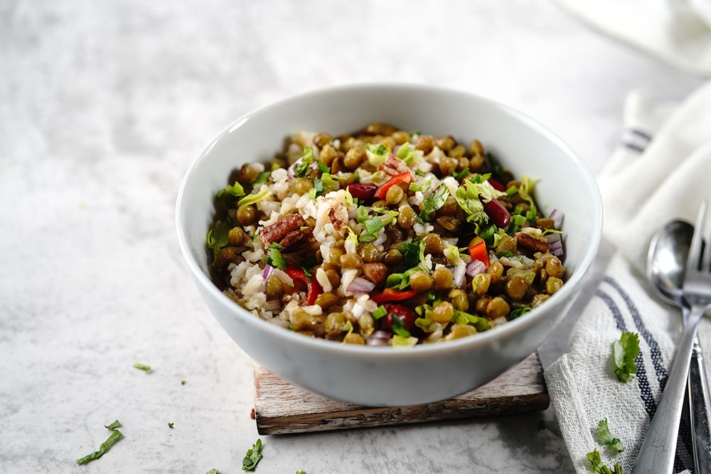 Bol de lentejas con arroz y verduras