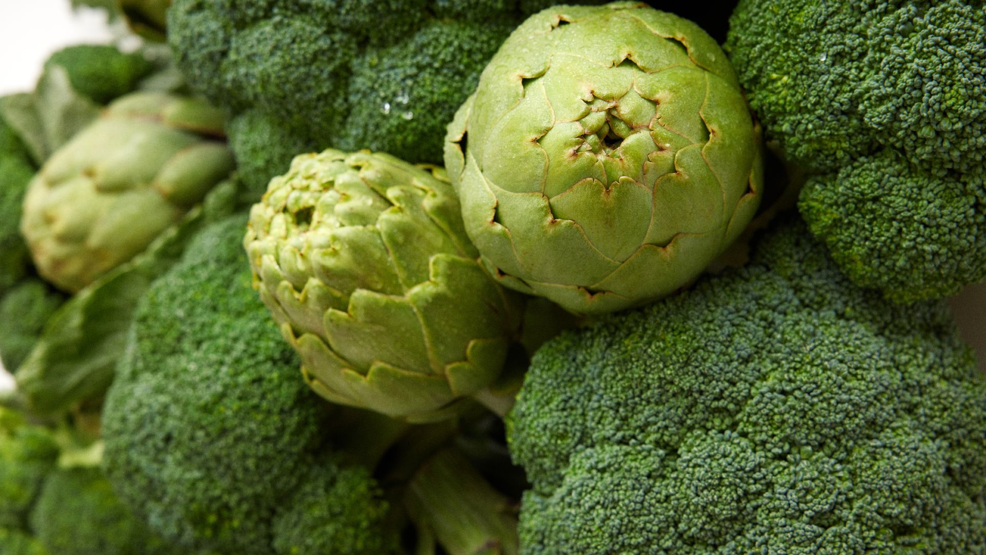 Brócoli y alcachofa, verduras saludables