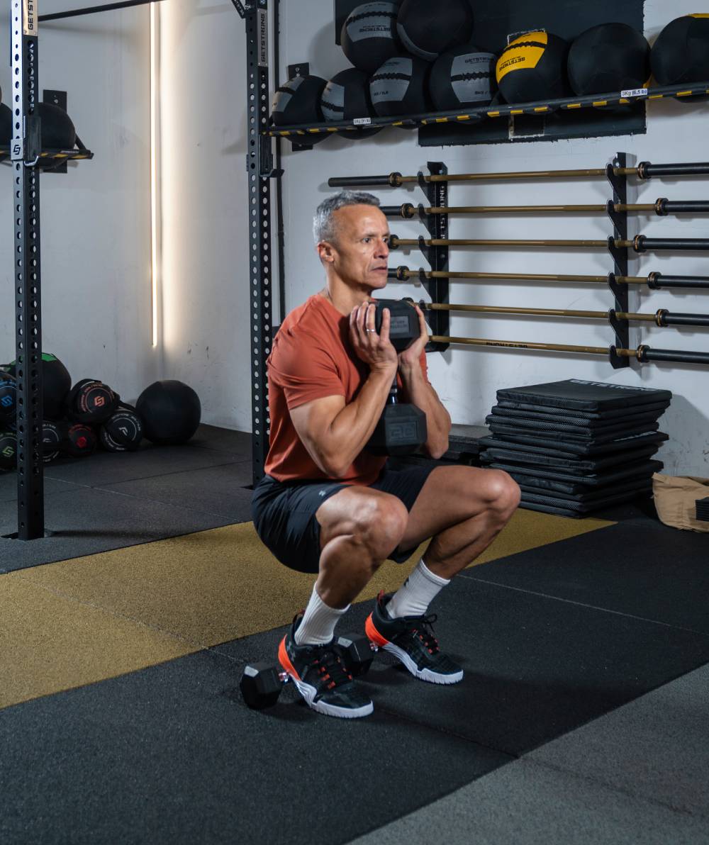 Goblet Squat talones elevados. 3 4 x 8 12