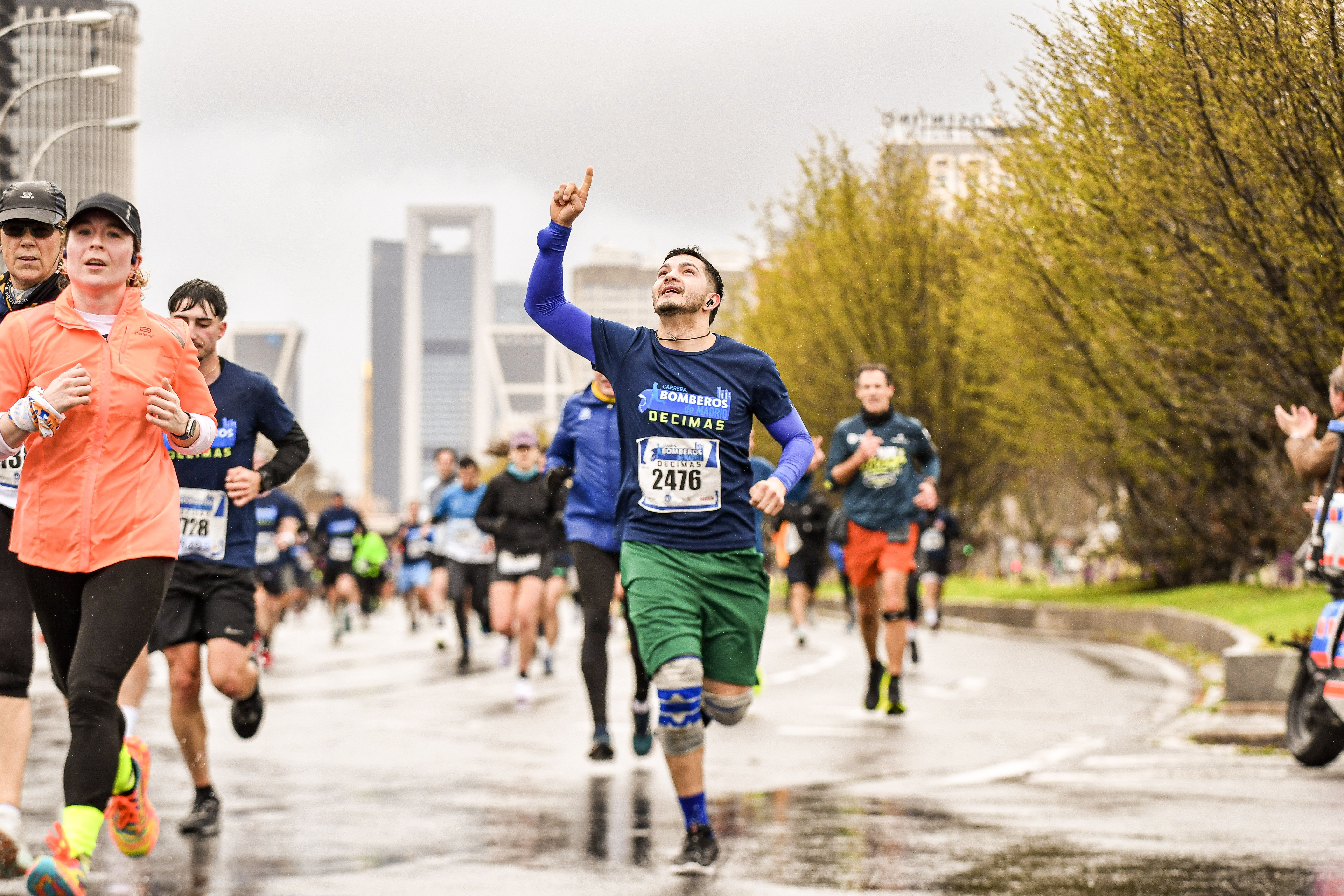 Imagen de la línea de meta de la última edición de la Carrera Bomberos de Madrid DECIMAS