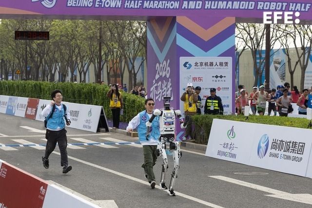 El robot humanoide que ha destrozado el récord del mundo de medio maratón