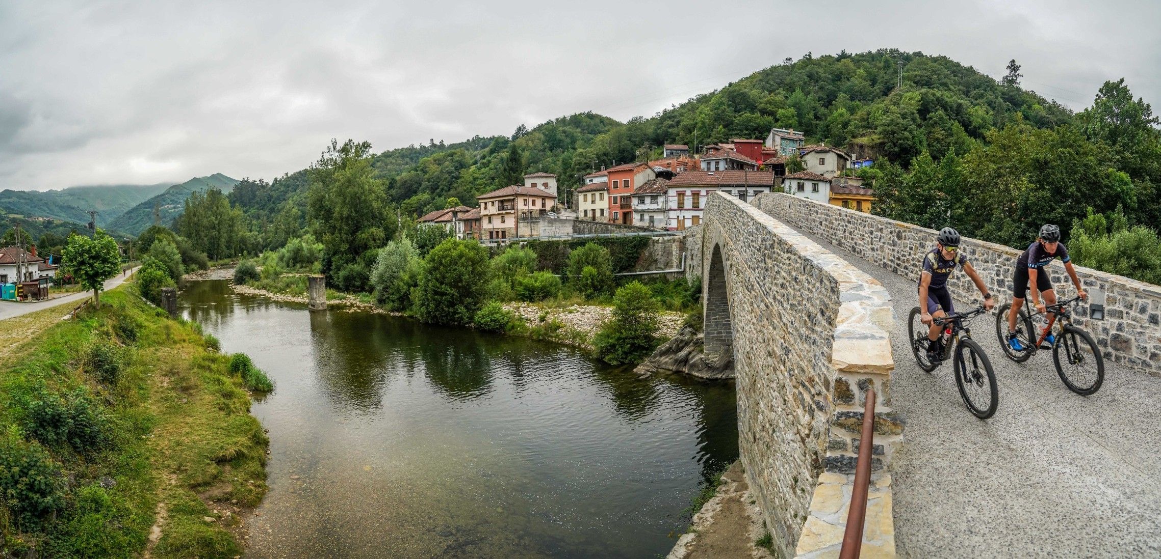 Pedales del carbón vista puente