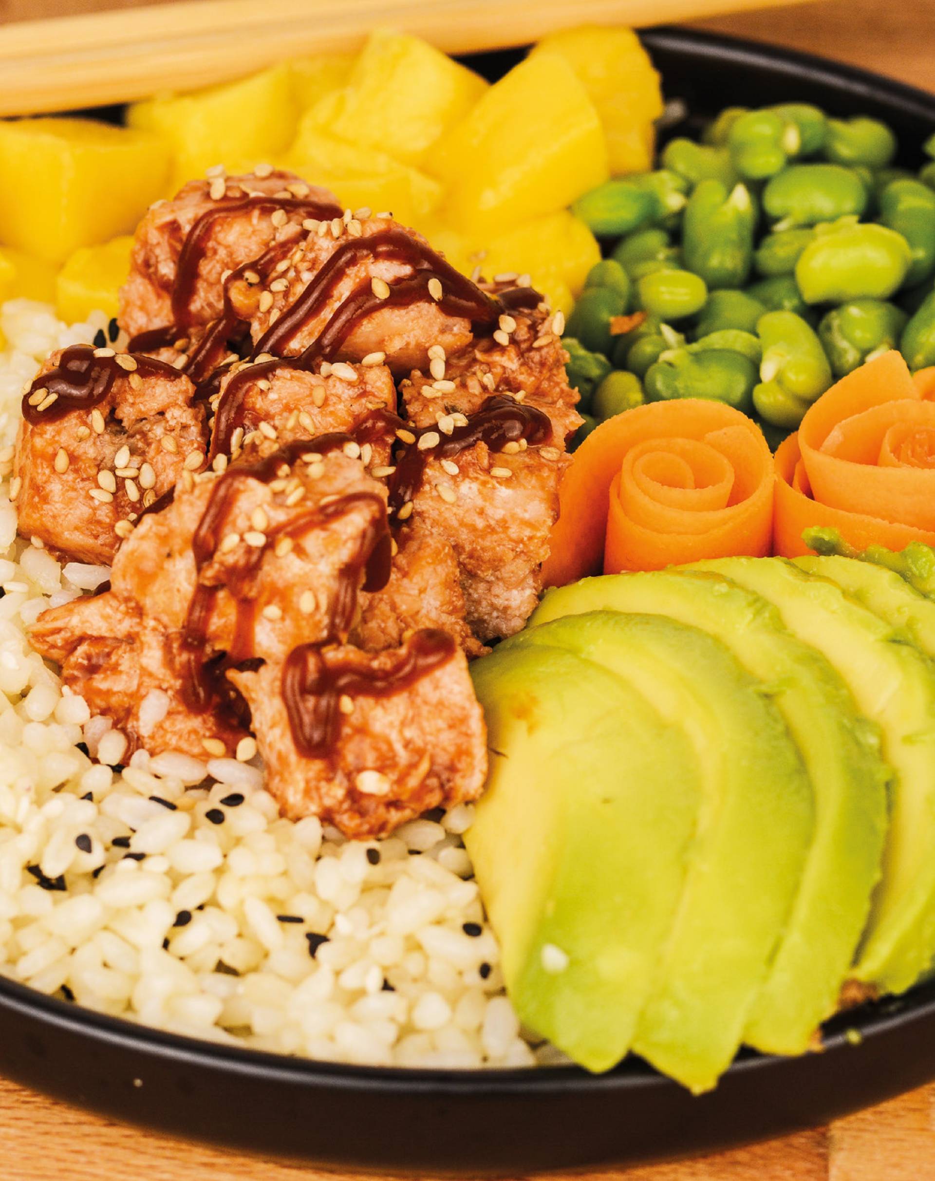 PokeBowl de salmón, un plato fácil y muy deportivo