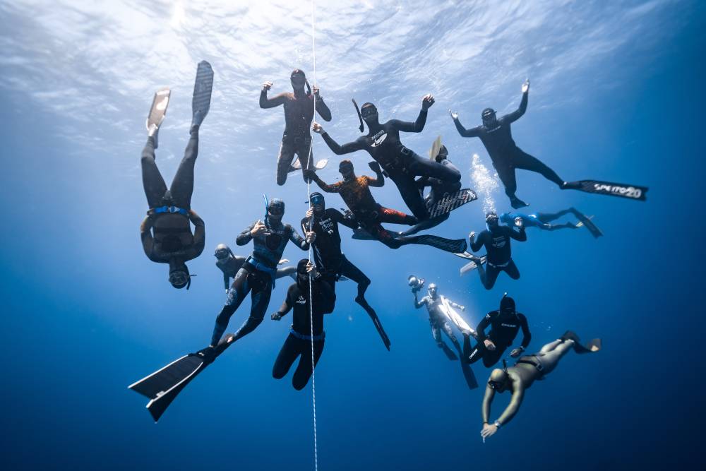 12 personas han pisado la luna, solo 8 hemos descendido hasta los 120 m.