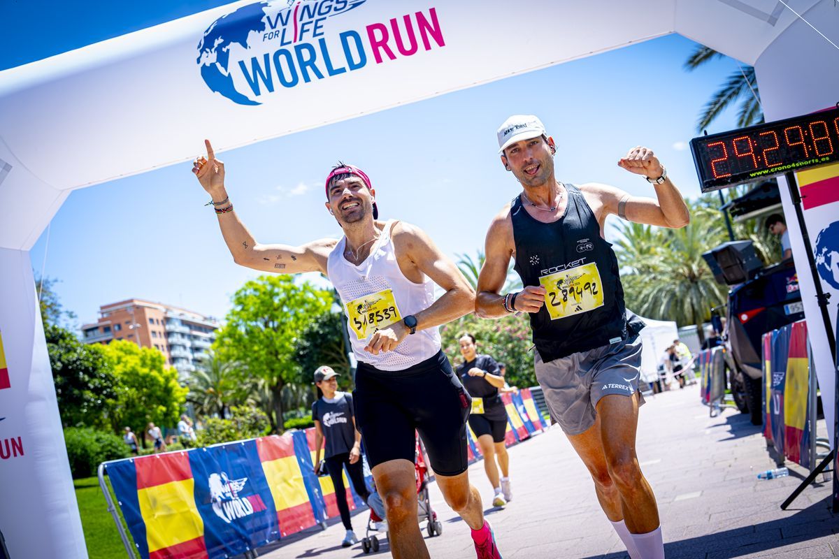 Sergio Turull y Frank Bowtie en la Carrera Wings for Life