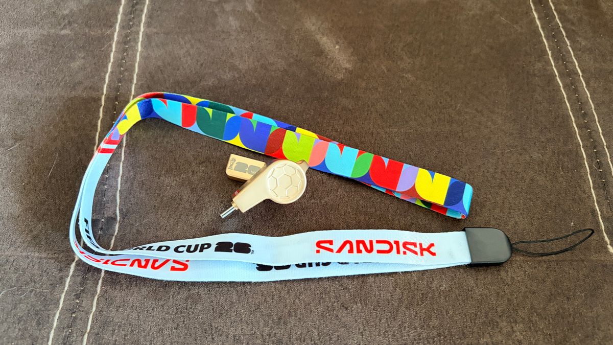 sandisk usb c flashdrive FIFA 2026 gold edition 02