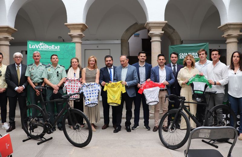 Vuelta Ciclista a Extremadura élite y sub 23 presentacion