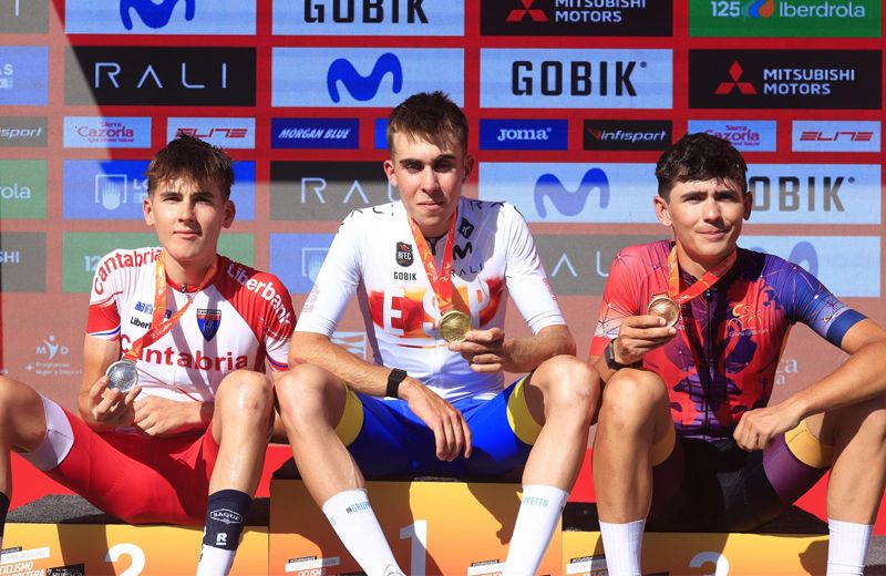 podio masculino junior podio masculino junior