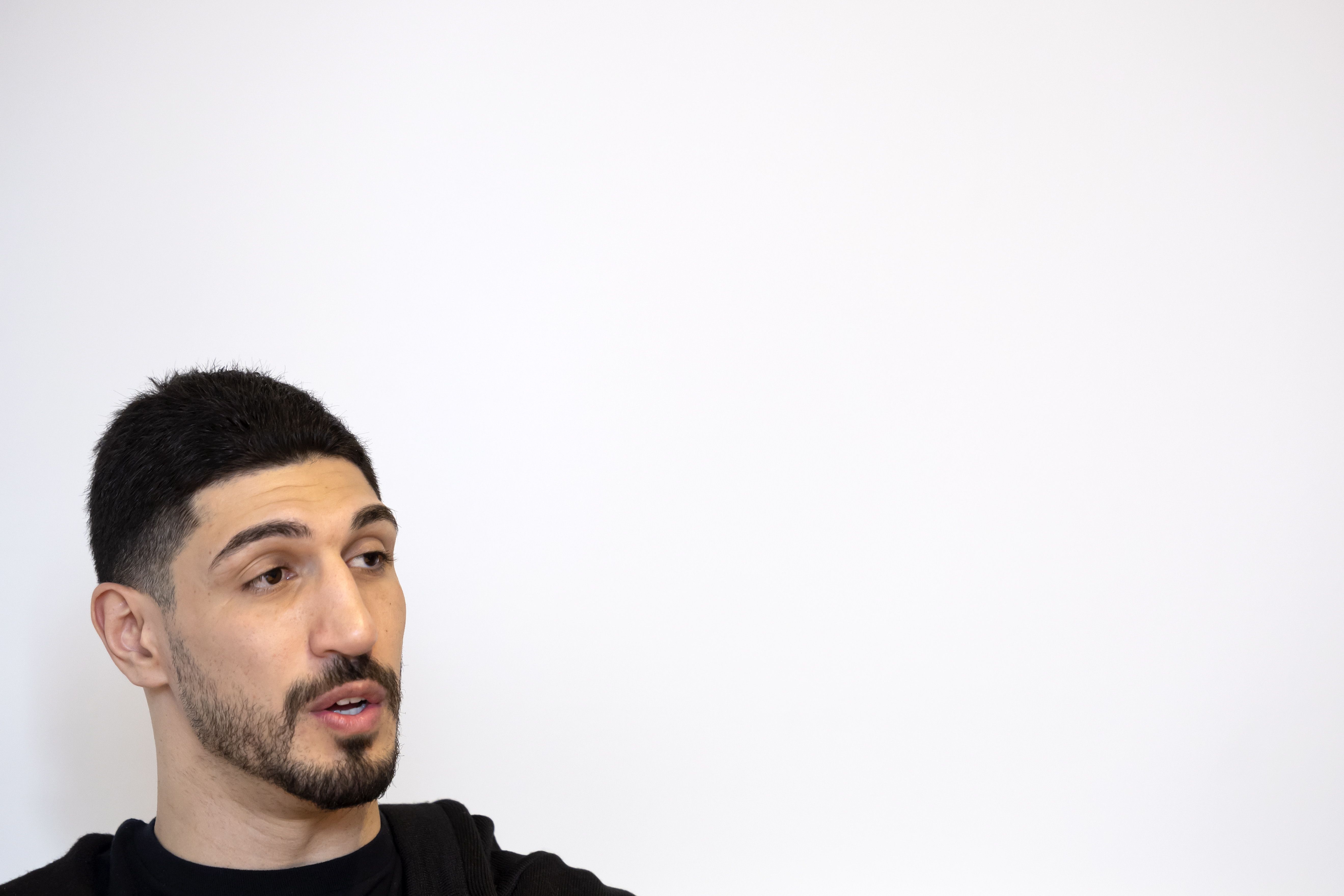 Enes Kanter y Royce White se declaran elegibles para la WNBA, la Liga femenina
