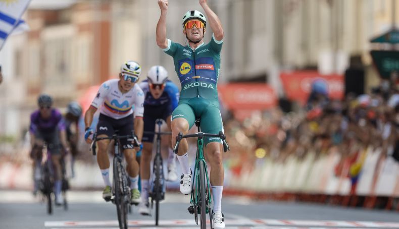 sprintcyclingagency 9085583 1 originali 2 790x454