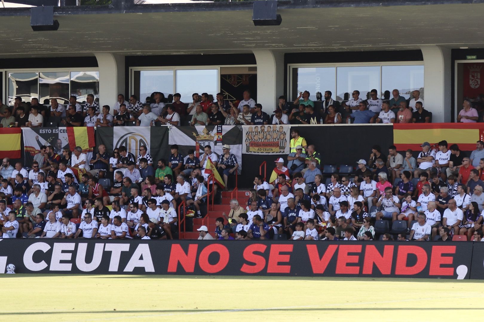 "Ceuta no se vende. Ceuta se defiende", el mensaje de los jugadores del Ceuta y Las Palmas