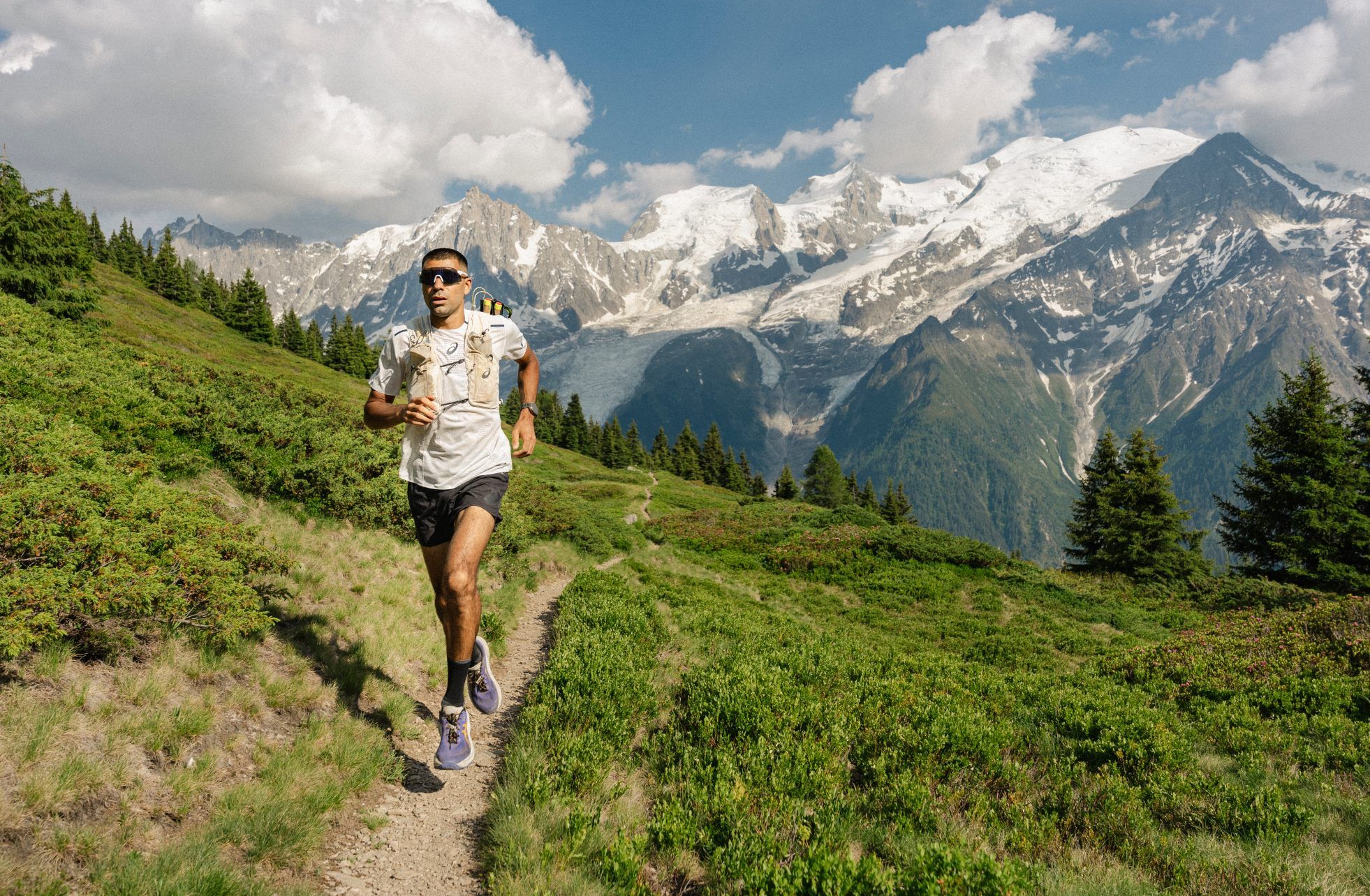 Ben Dhiman terminó segundo en el UTMB Mont Blanc 2025.