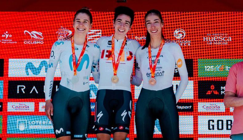 mireia benito campeona de espana contrarreloj por cuarta vez junto a ella en el podio sara martin y sandra alonso 2 790x454